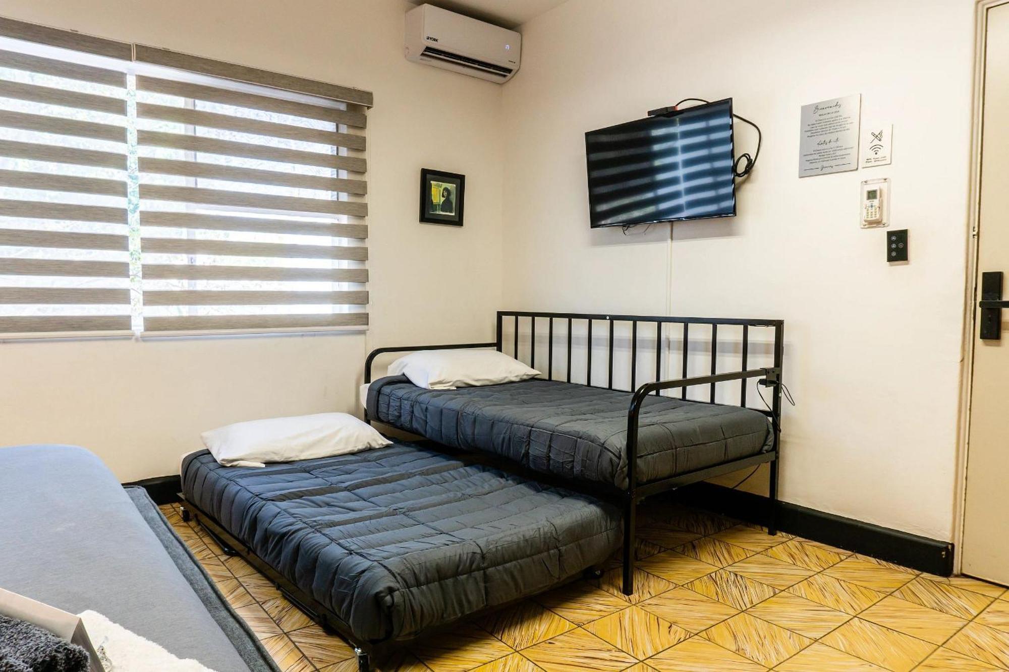 Habitaciones Privadas Con Bano Propio En Una Zona Segura Y Centrica De Guadalajara. Buitenkant foto