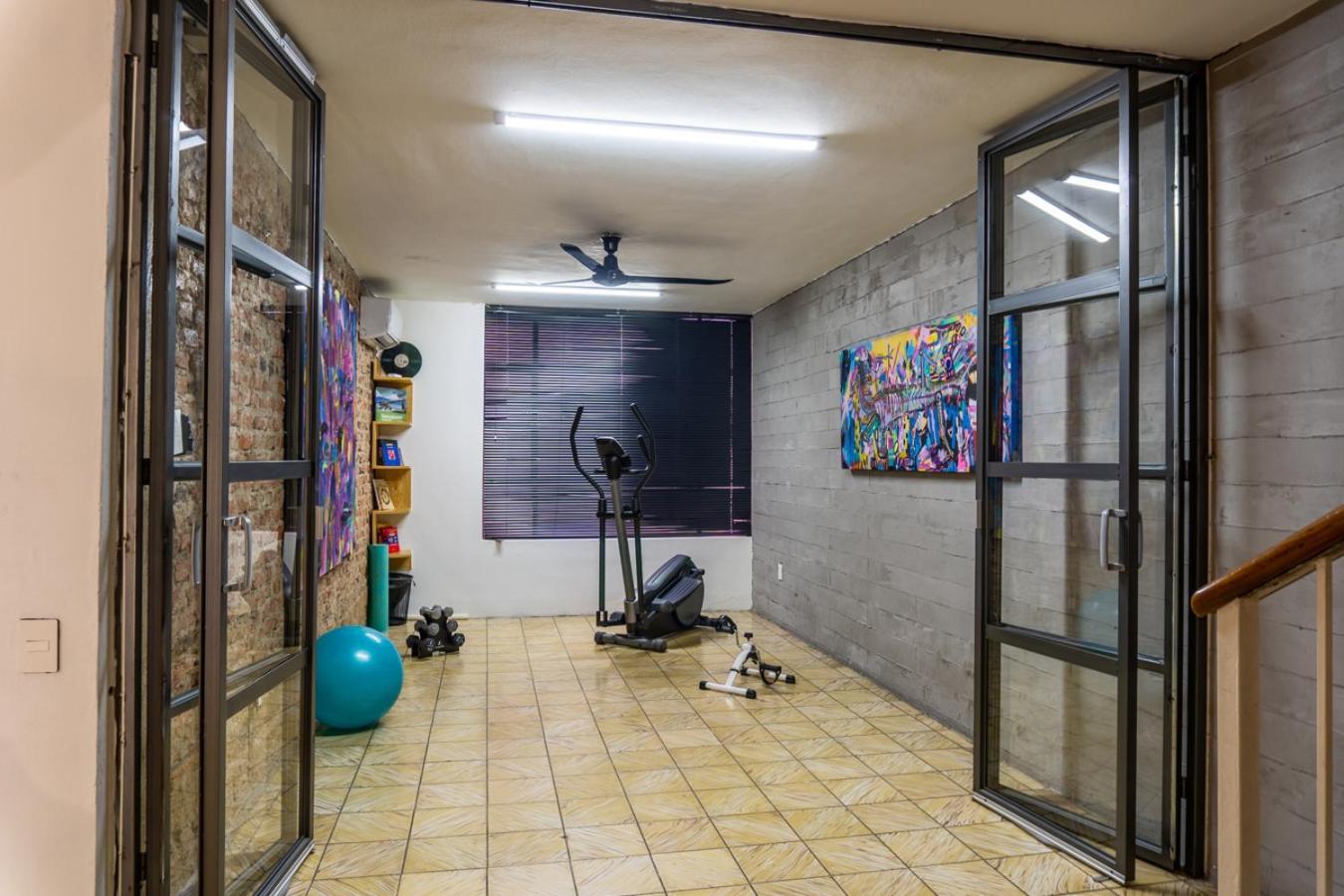 Habitaciones Privadas Con Bano Propio En Una Zona Segura Y Centrica De Guadalajara. Buitenkant foto